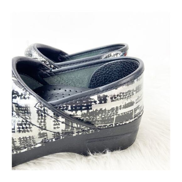 Dansko 37 7 US Black/Silver Womens Leather Block Print Professional Comfort Clog - Picture 8 of 16